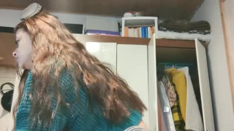 Snapshot of cary_mary chatting on 09-30-25, 09:03 Cary mary online show from 09-30-25, 09:03