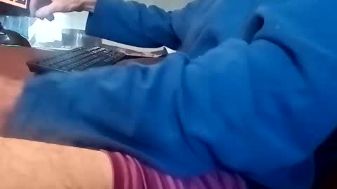 Snapshot of caryb chatting on 10-22-25, 06:18 caryb online show from 10-22-25, 06:18