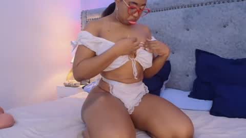 Snapshot of caseymoon chatting on 07-28-26, 03:21 Casey online show from 07-28-26, 03:21