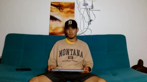 Snapshot of cash_master_san chatting on 02-15-25, 02:15 Cash Master San online show from 02-15-25, 02:15