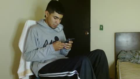 Snapshot of cash_master_san chatting on 09-16-25, 12:50 Cash Master San online show from 09-16-25, 12:50