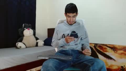 Snapshot of cash_master_san chatting on 10-17-25, 01:09 Cash Master San online show from 10-17-25, 01:09