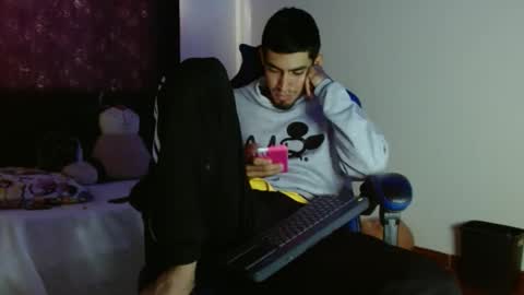 Snapshot of cash_master_san chatting on 12-14-25, 04:45 Cash Master San online show from 12-14-25, 04:45