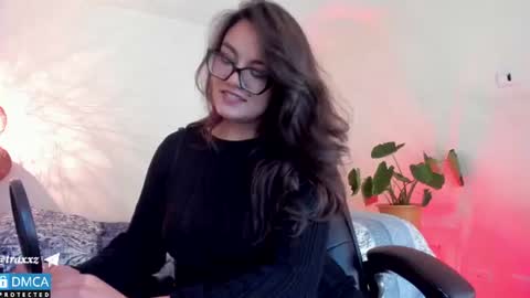 Snapshot of cash_vice chatting on 07-21-26, 01:35 caprice online show from 07-21-26, 01:35