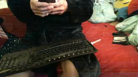 Snapshot of cashew72 chatting on 01-19-25, 01:32 Cashew online show from 01-19-25, 01:32