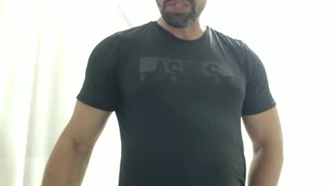 Snapshot of cashmastermuscle77 chatting on 05-27-26, 11:46 cashmastermuscle77 online show from 05-27-26, 11:46