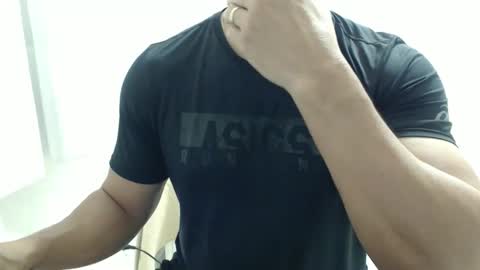 Snapshot of cashmastermuscle77 chatting on 06-01-26, 12:56 cashmastermuscle77 online show from 06-01-26, 12:56