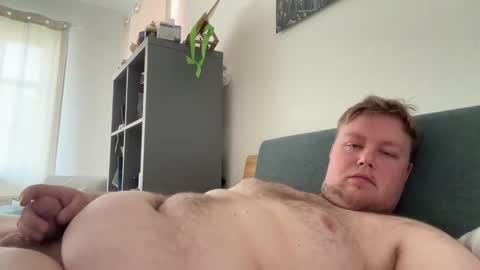 Snapshot of casparyflorian51 chatting on 04-09-26, 01:38 casparyflorian51 online show from 04-09-26, 01:38