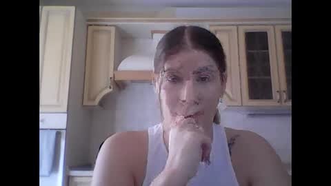 Snapshot of cassandragood chatting on 10-22-25, 07:08 Lena online show from 10-22-25, 07:08