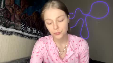 Cassandra online show from 03-05-26, 07:32