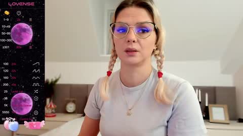 Snapshot of cassidyanne chatting on 12-30-24, 05:15 cassidyanne online show from 12-30-24, 05:15