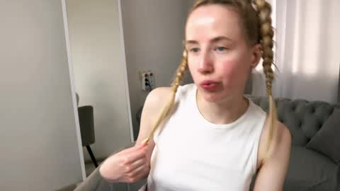 Cassie online show from 04-19-26, 09:17