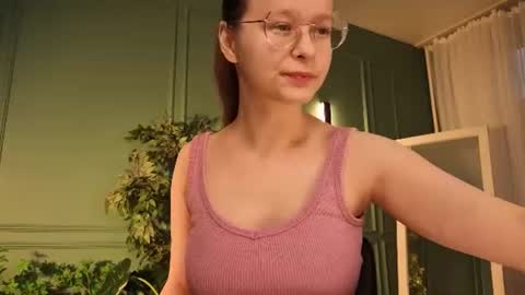 Snapshot of cassiecool chatting on 06-23-26, 07:45 assie online show from 06-23-26, 07:45