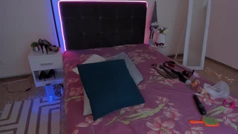 Cassie online show from 01-20-25, 06:42