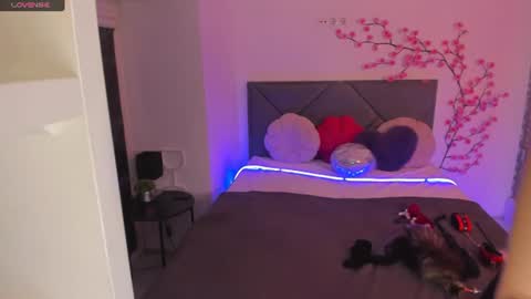 Snapshot of cassieevanss chatting on 07-11-26, 05:43 Cassie online show from 07-11-26, 05:43