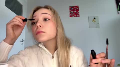 Olivia online show from 02-17-26, 09:06