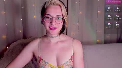Snapshot of cassy_moore chatting on 10-27-25, 07:51 Ellie online show from 10-27-25, 07:51