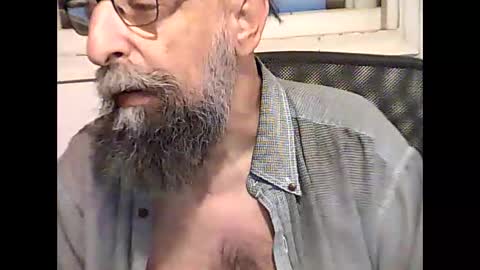 Snapshot of casual53 chatting on 10-17-25, 02:37 casual53 online show from 10-17-25, 02:37