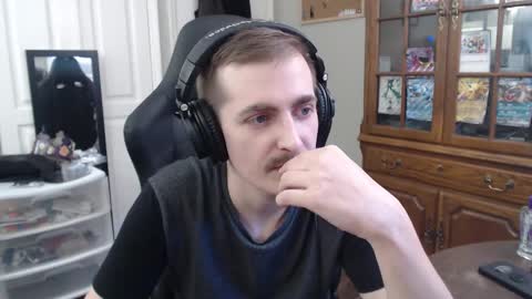 Snapshot of casuallycorrupt chatting on 10-18-25, 08:53 casuallycorrupt online show from 10-18-25, 08:53