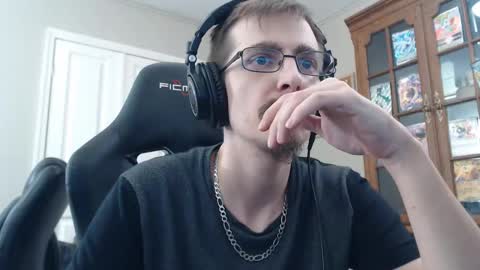 Snapshot of casuallycorrupt chatting on 11-15-25, 01:25 casuallycorrupt online show from 11-15-25, 01:25