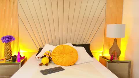 Dani   online show from 10-21-25, 07:58