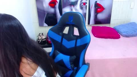 Snapshot of catalehia_milk chatting on 12-12-24, 08:32 C A T A L E H I A online show from 12-12-24, 08:32