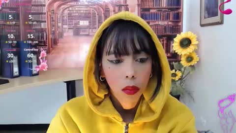 Queen Catalella online show from 10-19-25, 03:07