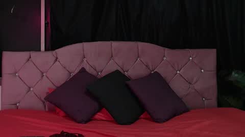 Snapshot of cataleya_divine chatting on 09-19-25, 11:00 Cata Prins online show from 09-19-25, 11:00