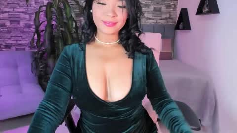Snapshot of cataleyahot1 chatting on 02-10-25, 10:30 Sam online show from 02-10-25, 10:30