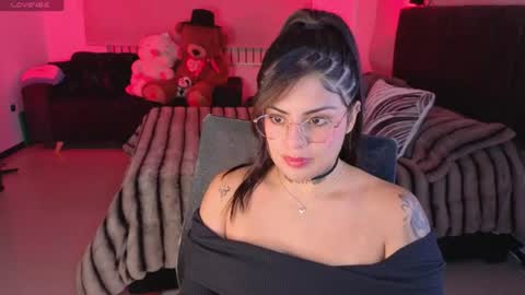 Snapshot of catalina_mart chatting on 06-16-26, 01:19 Catalina online show from 06-16-26, 01:19