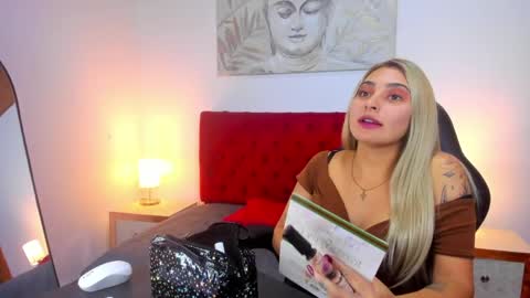Snapshot of catalina_osorio chatting on 04-06-26, 11:33 catalina_osorio online show from 04-06-26, 11:33