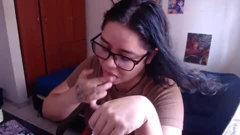 Snapshot of catalinaa_lovee chatting on 09-25-25, 06:44 catalinaa_lovee online show from 09-25-25, 06:44