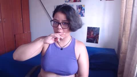 Snapshot of catalinaa_lovee chatting on 10-06-25, 05:21 catalinaa_lovee online show from 10-06-25, 05:21