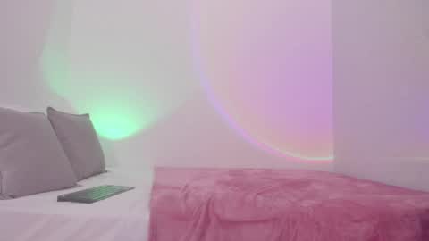 Snapshot of catbaby888_ chatting on 06-18-26, 12:09 online show from 06-18-26, 12:09