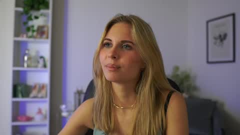 Snapshot of catecrago_ chatting on 02-06-25, 03:20 catecrago online show from 02-06-25, 03:20