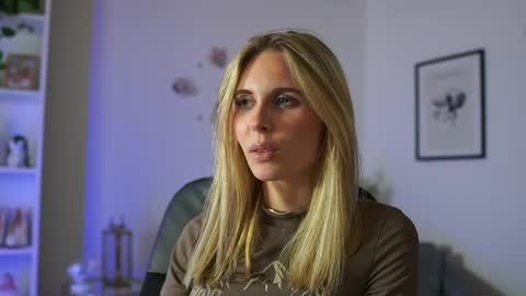 Snapshot of catecrago_ chatting on 02-13-25, 05:11 catecrago online show from 02-13-25, 05:11