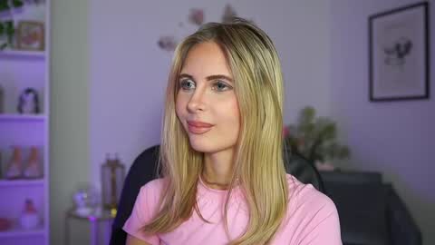Snapshot of catecrago_ chatting on 02-24-25, 02:15 catecrago online show from 02-24-25, 02:15