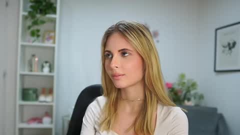 Snapshot of catecrago_ chatting on 03-04-25, 05:34 catecrago online show from 03-04-25, 05:34