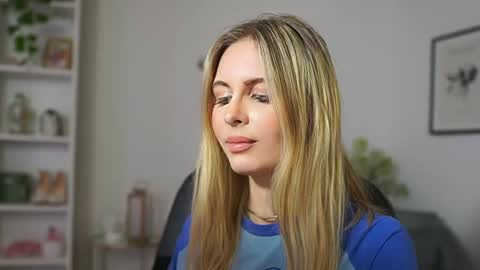 Snapshot of catecrago_ chatting on 03-06-25, 05:33 catecrago online show from 03-06-25, 05:33