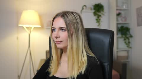 catecrago  online show from 12-17-25, 09:04