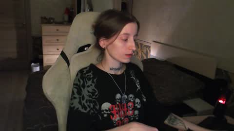 Snapshot of cath_dysphoria_ chatting on 04-06-26, 06:20 CATH online show from 04-06-26, 06:20