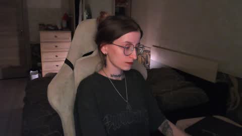 Snapshot of cath_dysphoria_ chatting on 04-07-26, 09:15 CATH online show from 04-07-26, 09:15
