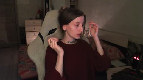 Snapshot of cath_dysphoria_ chatting on 04-21-26, 06:44 CATH online show from 04-21-26, 06:44