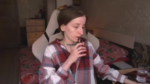 Snapshot of cath_dysphoria_ chatting on 04-22-26, 11:34 CATH online show from 04-22-26, 11:34