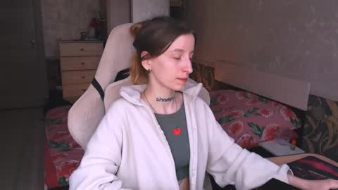 Snapshot of cath_dysphoria_ chatting on 04-23-26, 11:20 CATH online show from 04-23-26, 11:20
