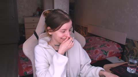 Snapshot of cath_dysphoria_ chatting on 04-23-26, 12:29 CATH online show from 04-23-26, 12:29