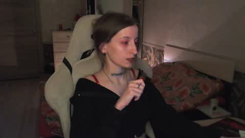 Snapshot of cath_dysphoria_ chatting on 04-25-26, 07:33 CATH online show from 04-25-26, 07:33