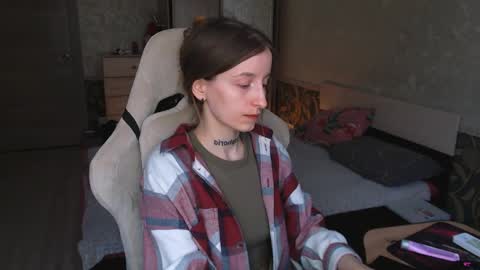 Snapshot of cath_dysphoria_ chatting on 05-01-26, 11:04 CATH online show from 05-01-26, 11:04