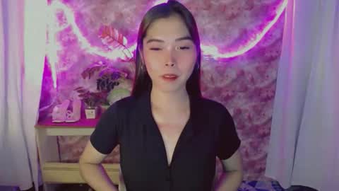 Snapshot of catherine_365 chatting on 04-27-26, 10:35 catherine_365 online show from 04-27-26, 10:35