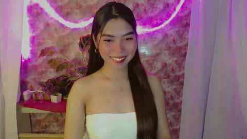 Snapshot of catherine_365 chatting on 05-12-26, 06:27 catherine_365 online show from 05-12-26, 06:27